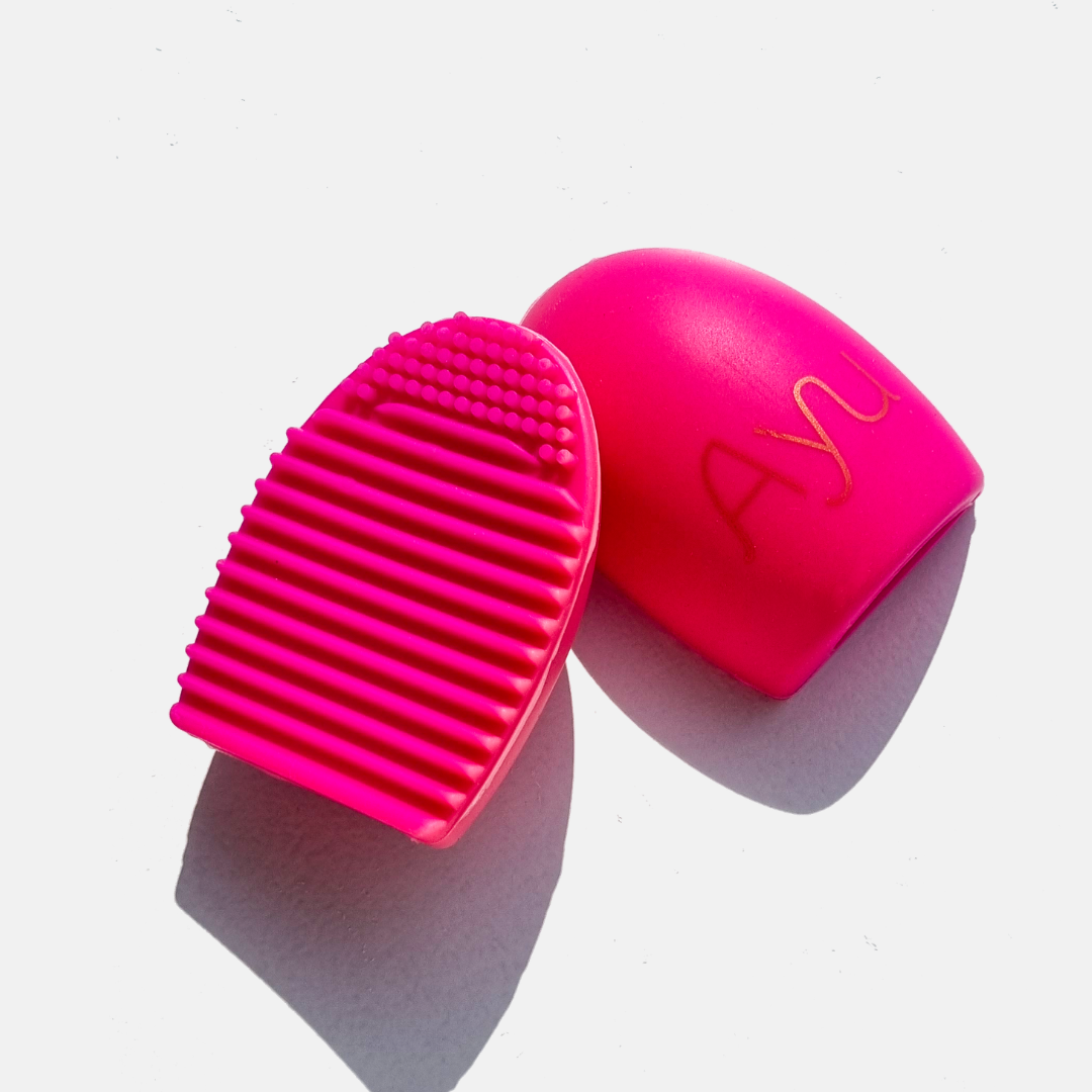 Brush Cleaning Egg